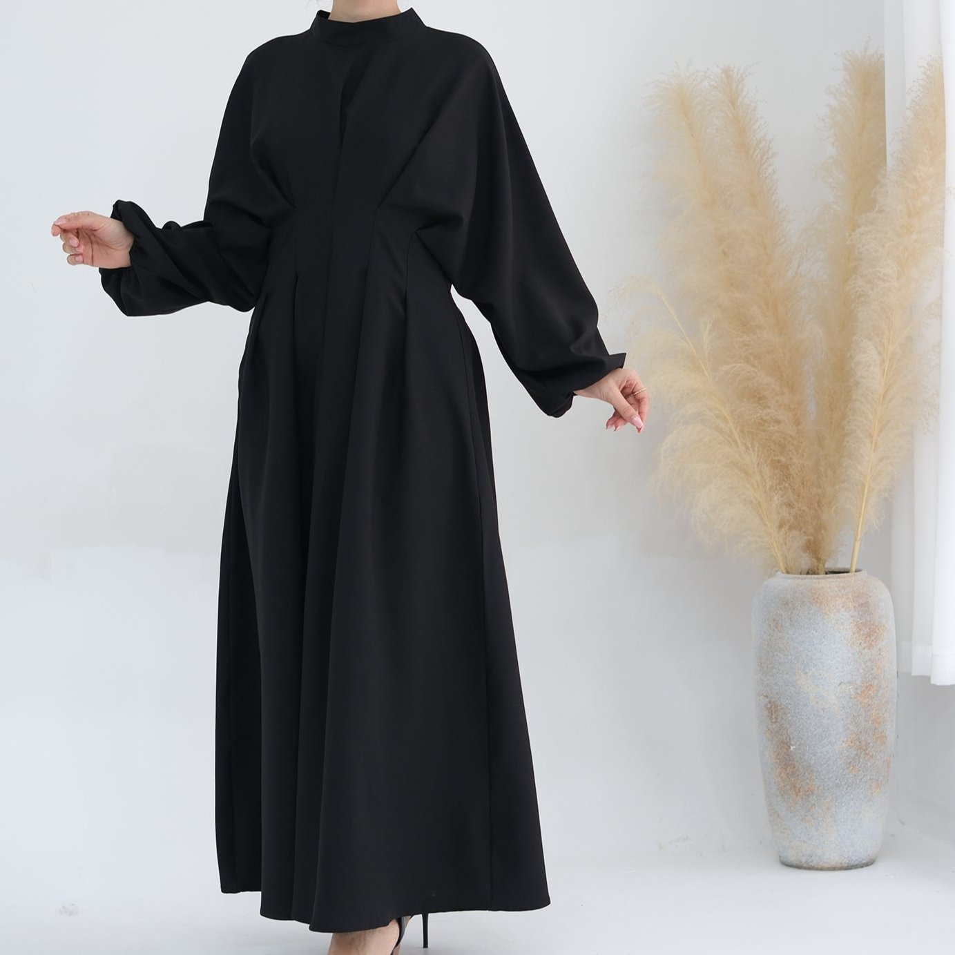 Nura Black
