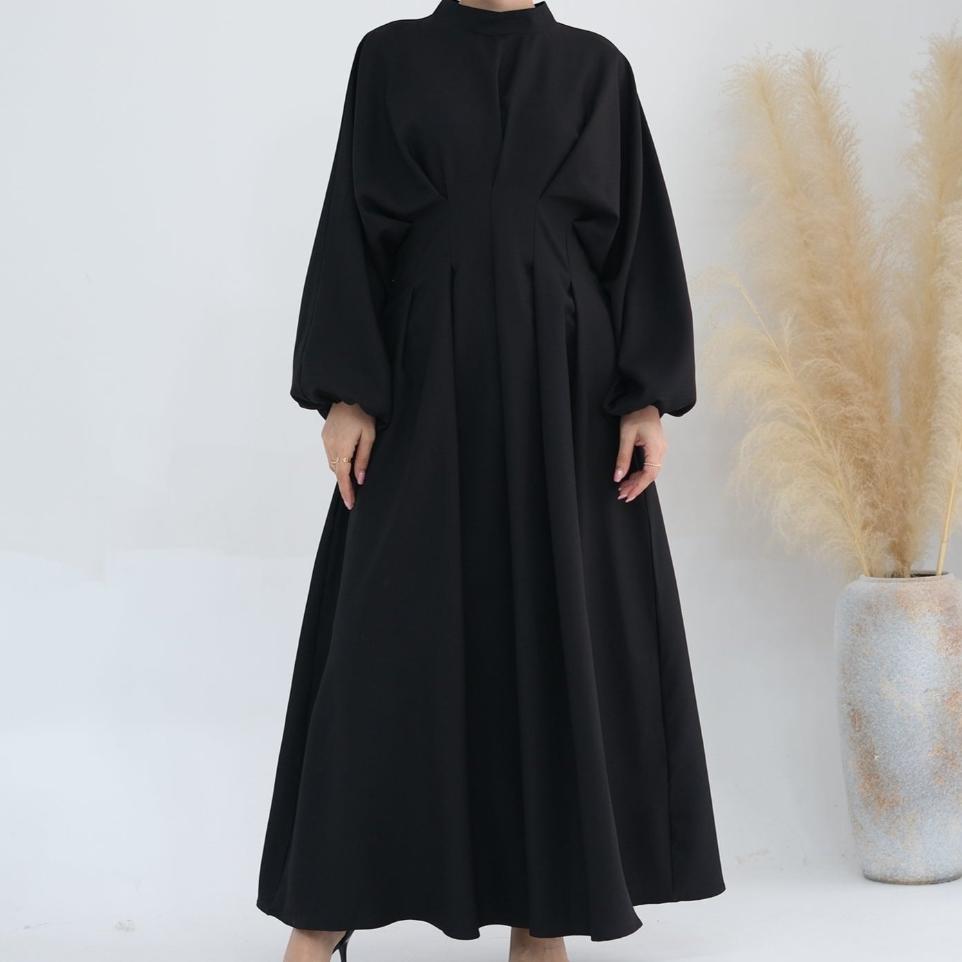 Nura Black