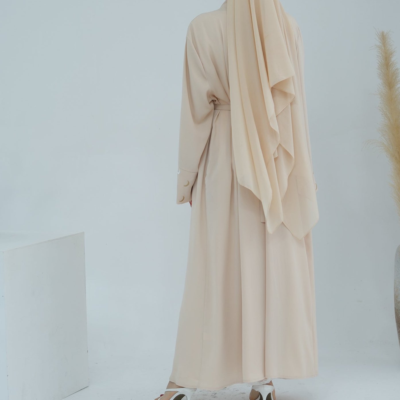 Laila Beige